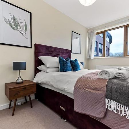 Large Group & Contractor Booking! Duplex W/Parking Milton Keynes Bagian luar foto