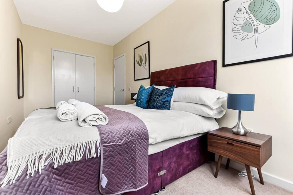 Large Group & Contractor Booking! Duplex W/Parking Milton Keynes Bagian luar foto