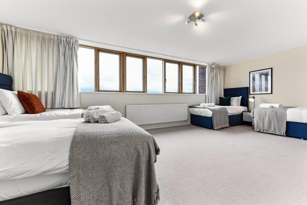 Large Group & Contractor Booking! Duplex W/Parking Milton Keynes Bagian luar foto