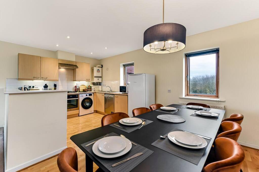 Large Group & Contractor Booking! Duplex W/Parking Milton Keynes Bagian luar foto