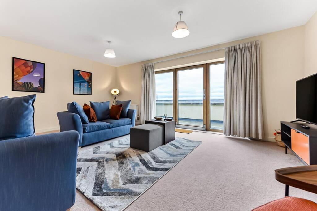 Large Group & Contractor Booking! Duplex W/Parking Milton Keynes Bagian luar foto