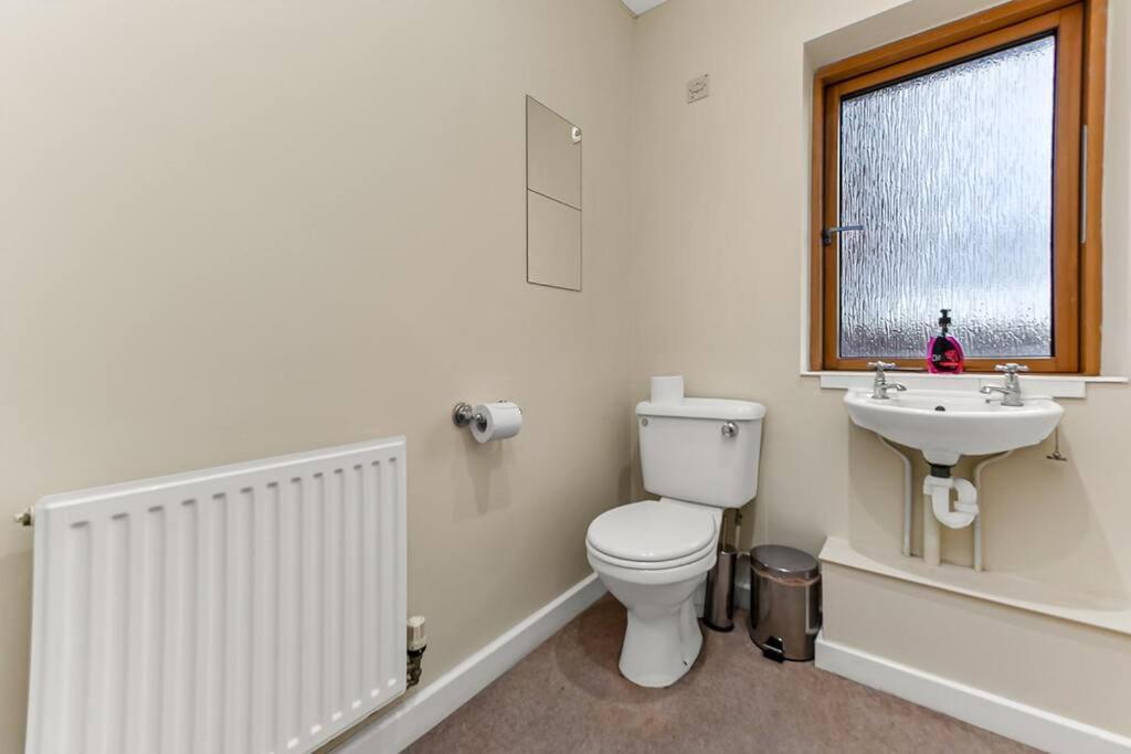 Large Group & Contractor Booking! Duplex W/Parking Milton Keynes Bagian luar foto