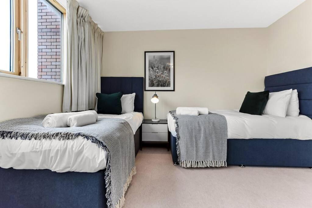 Large Group & Contractor Booking! Duplex W/Parking Milton Keynes Bagian luar foto