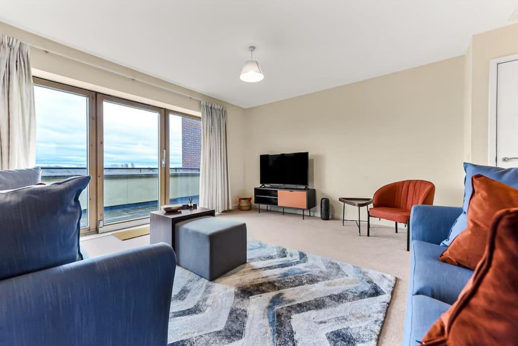 Large Group & Contractor Booking! Duplex W/Parking Milton Keynes Bagian luar foto